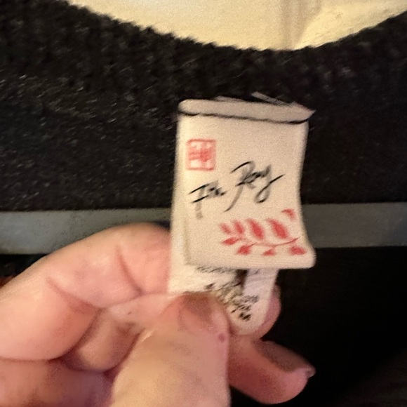 7th Ray Multicolor V-Neck Sweater - Picture 2 of 3